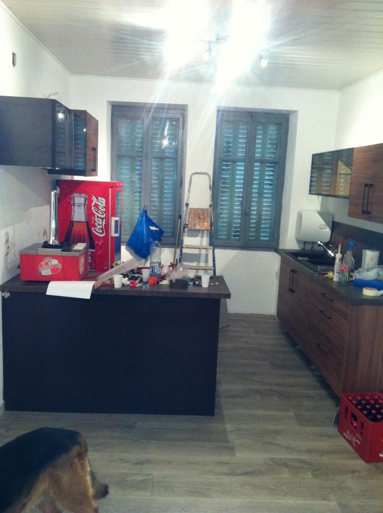 SALLE 002